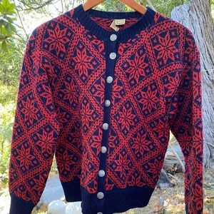 Vintage Norwegian wool hand-knitted sweater